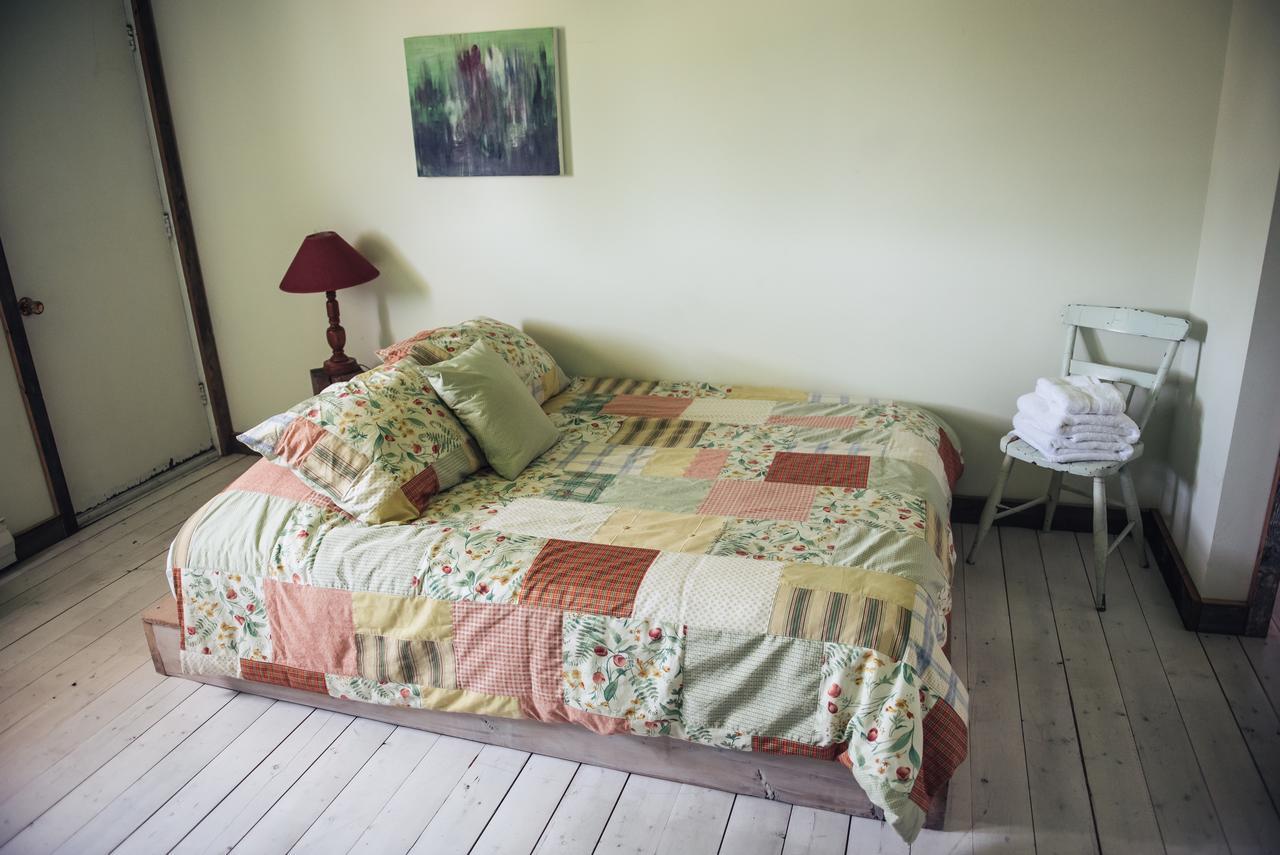 Auberge Et Salle De Spectacle La Fascine Isle-aux-Coudres Bagian luar foto